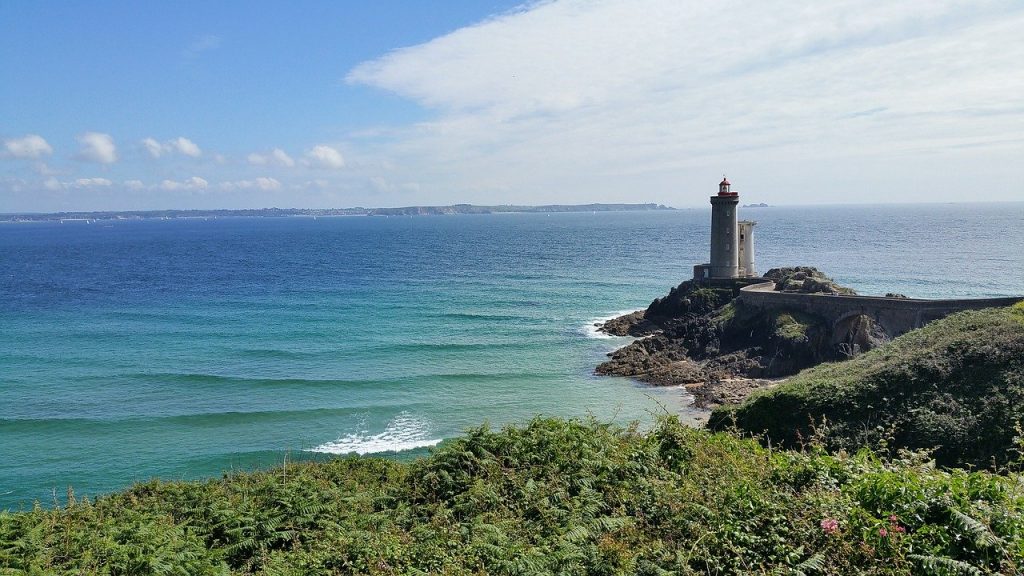 phare sur la rade de Brest